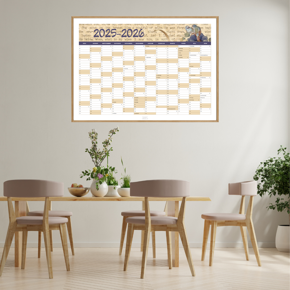 Dekorativ vægkalender med flot design – ideel til kontoret eller køkkenet