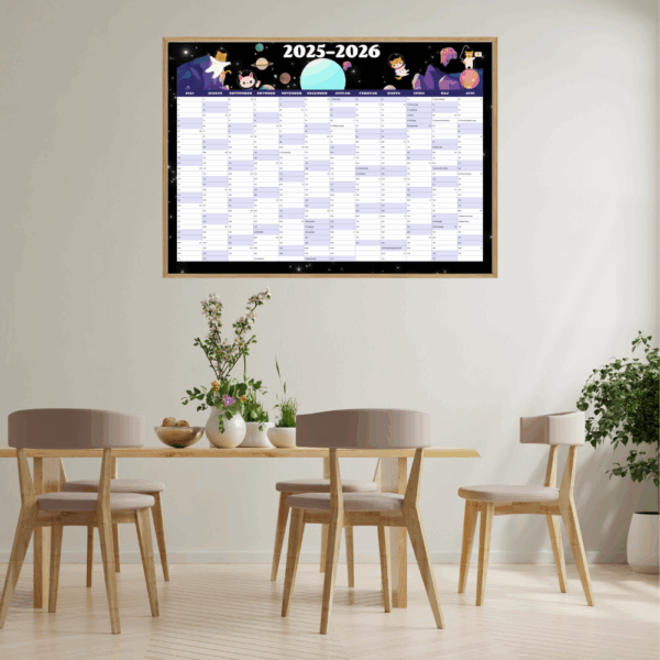 Dekorativ vægkalender med sødt design – ideel til børneværelset eller køkkenet