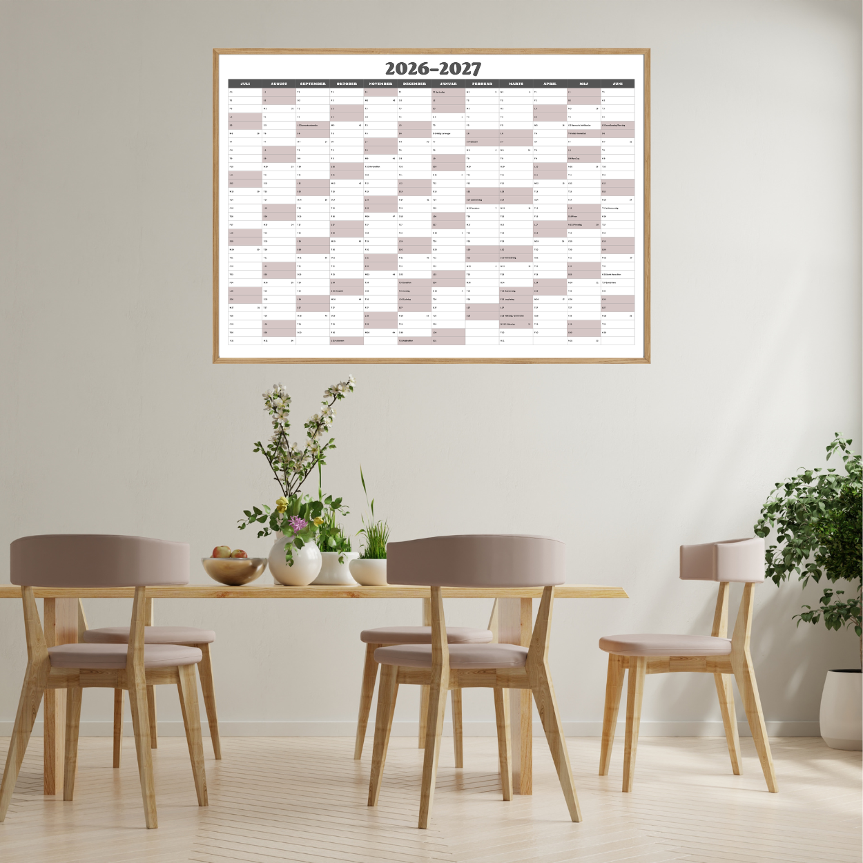Vægkalender-2026-2027-simple-støvet-lilla-miljø-1250x1250px