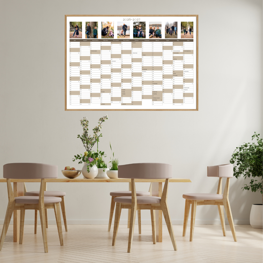 Personlig-vægkalender-2026-2027-8 portræt farvebilleder-beige-miljø