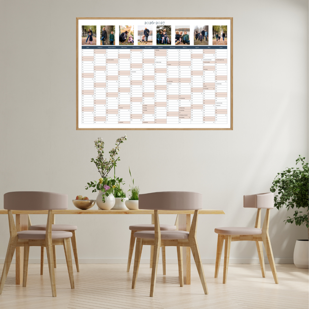 Personlig-vægkalender-2026-2027-8 portræt farvebilleder-rosa-miljø